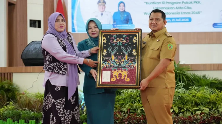 HKG PKK ke-54, Bupati PPU Luncurkan SIM PKK, SIM Posyandu dan Batik PKK