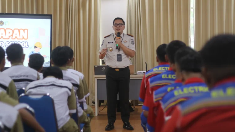 Sambut Hari Anak, Bapas Balikpapan Gelar Edukasi Hukum ke Ratusan Pelajar SMKN 1