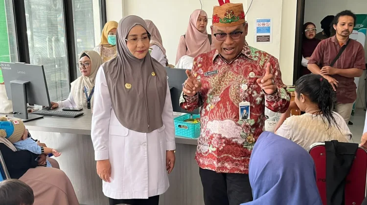 Bupati Berau Tinjau Pelayanan KB Peringati Harganas ke-33 Tahun 2026