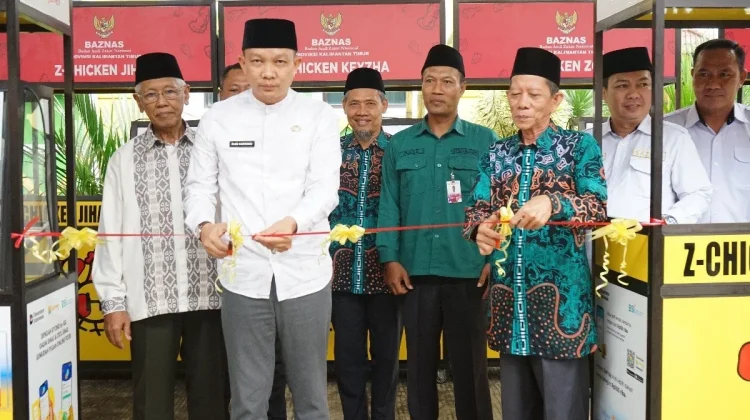 BAZNAS Kaltim Salurkan Modal Z-Chicken untuk 35 Mustahik