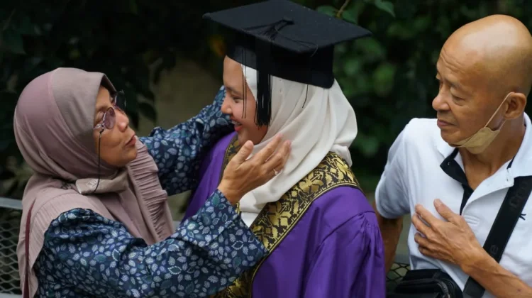 Kemuliaan Berbakti pada Orang Tua