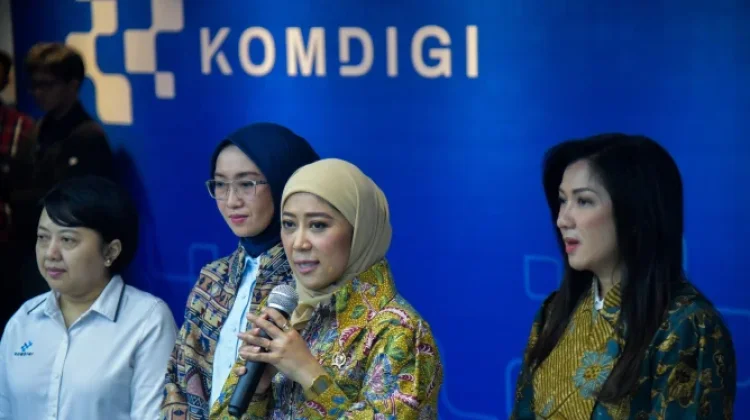 Menkomdigi Ajak Masyarakat dan Media Lawan Disinformasi