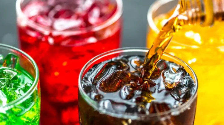 Minuman Manis saat Kepanasan Tidak Selalu Atasi Dehidrasi, Air Putih Tetap Utama