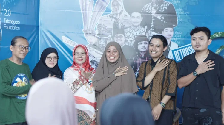 Merawat Sastra Tradisi Kalimantan Timur lewat Tarsul dan Bedandeng