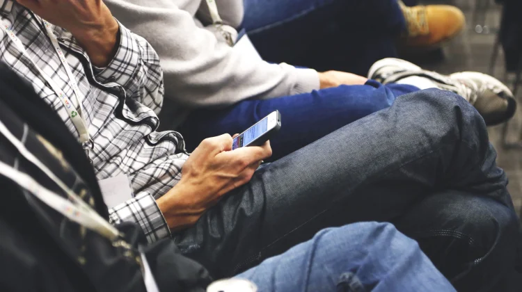 Mencegah Hoaks, Provokasi, dan Perpecahan Bangsa di Era Digital