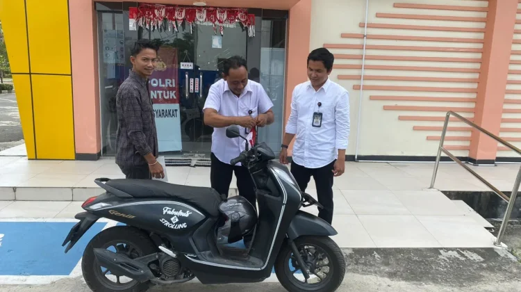 Urus SKCK, Warga PPU Pulang Bawa Bendera Merah Putih