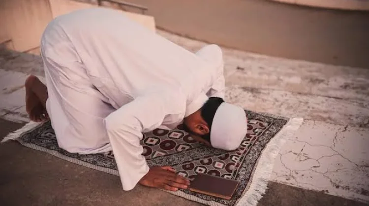 Salat Lima Waktu Jadi Standar Keislaman