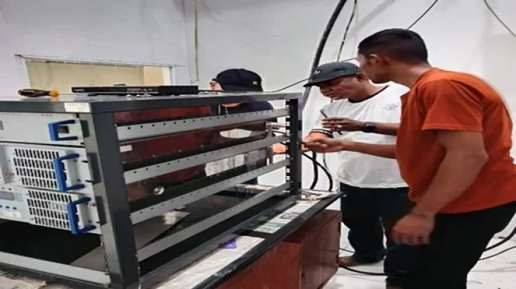Tim TMB RRI Samarinda Rawat Pemancar Jaga Kualitas Siaran