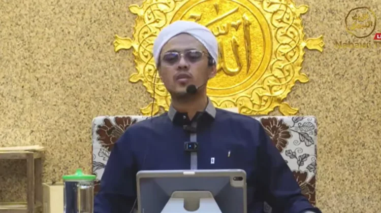 Tiga Adab Penting dalam Memuliakan Al-Qur’an Setiap Hari
