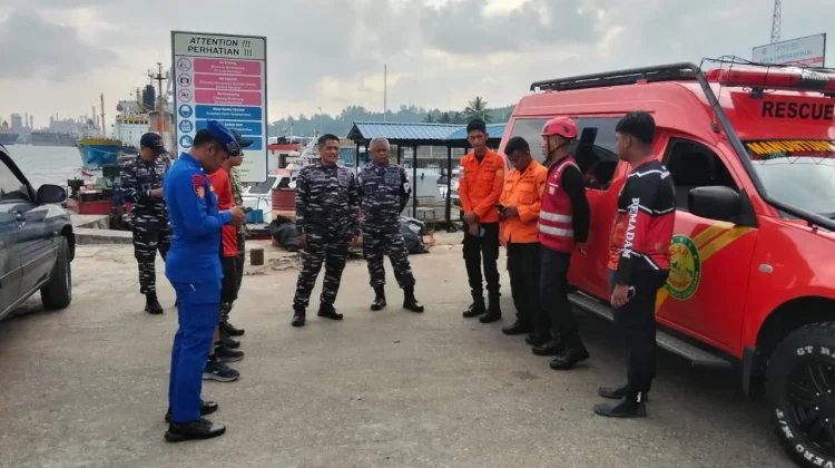 Penumpang KM Siguntang Lompat di Semayang, Brimob Kaltim Sigap Bergerak