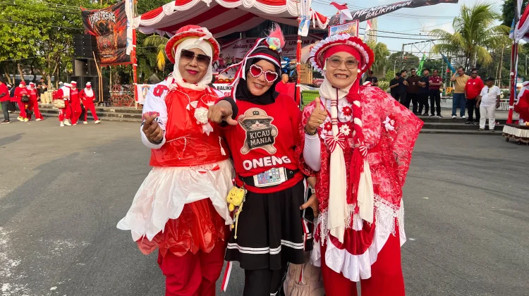 Semarak, Kostum Merah-Putih Curi Perhatian di Kegiatan Ika Pakarti Balikpapan