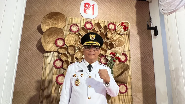 Wawali Bagus Pimpin Penurunan Bendera HUT ke-81 RI di Balai Kota Balikpapan