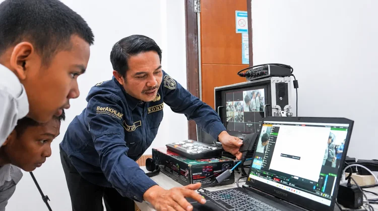Siswa SMAN 1 Sangatta Utara Belajar Jurnalistik dan AI