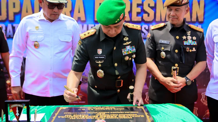 Pangdam VI/Mulawarman Resmikan Yonarmed 22/Kesumawira di Kaltim