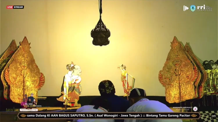 IKA PAKARTI Dorong Regenerasi Dalang Muda lewat Pagelaran Wayang Kulit