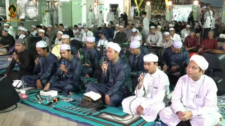 Maulid Akbar Ponpes Darusshofa Samarinda Perkuat Cinta Umat kepada Rasulullah
