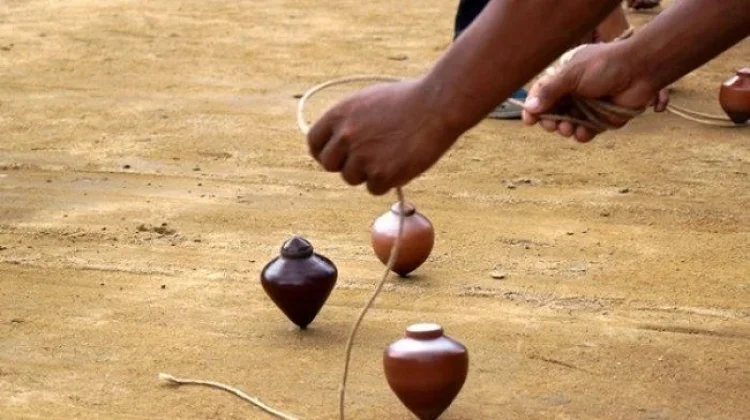 Melestarikan Permainan Gasing Tradisional Kutai di Era Digital