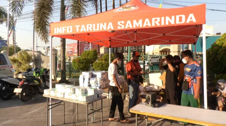 Antisipasi Asap Dampak Karhutla, Relawan Samarinda Bagikan 10 Ribu Masker