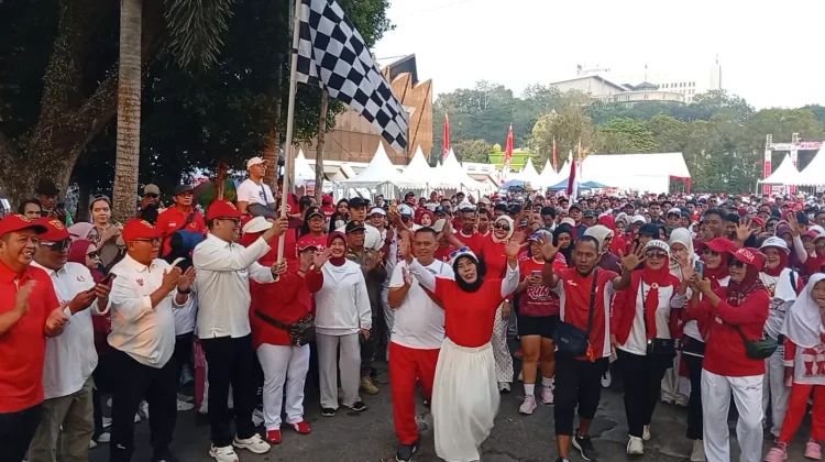 Jalan Sehat Merah Putih Semarakkan HUT RI ke-81 di Samarinda