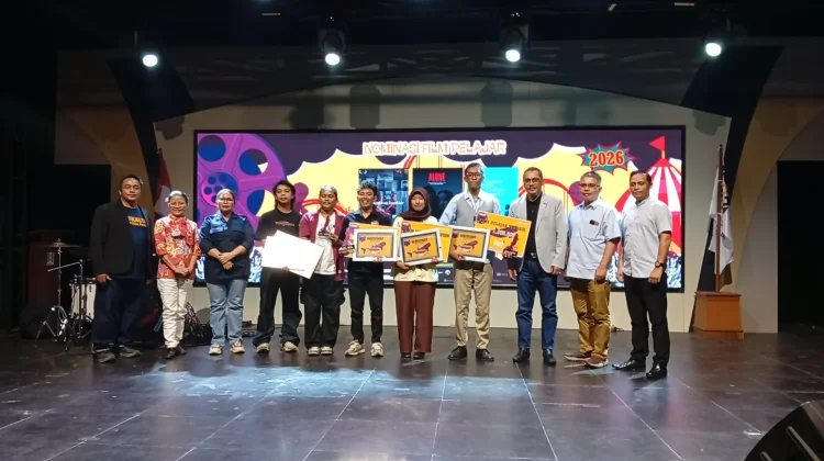 Dispar Kaltim Tutup Malam Anugerah Akhir Pekan, Beri Penghargaan kepada Pemenang