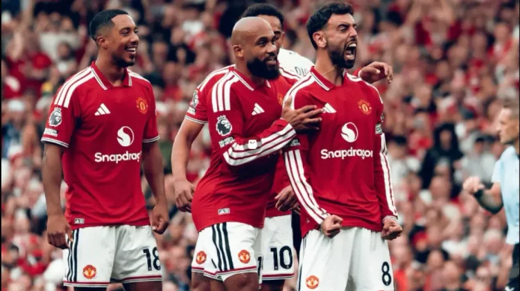Manchester United Bangkit, Bruno Fernandes Cetak Hattrick