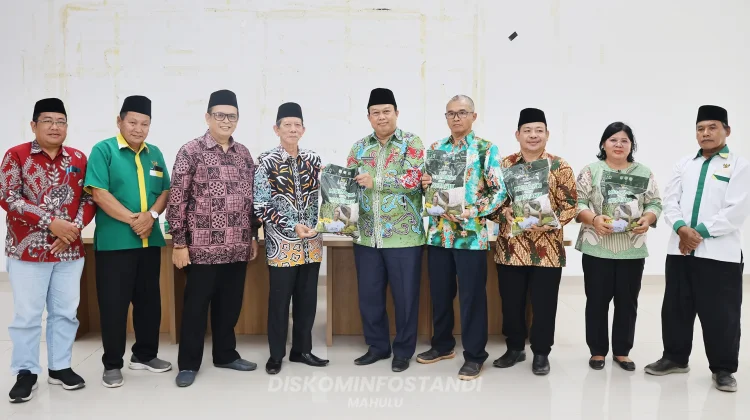 BAZNAS Kaltim Serahkan Bantuan Secara Simbolis kepada Pemkab Mahakam Ulu