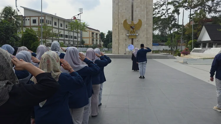 Sambut HUT ke-81 dan Hari Radio, RRI Samarinda Ziarah ke TMP Kesuma Bangsa