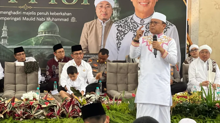Ribuan Warga Balikpapan Padati Maulid Akbar Bersama Ustaz Das'ad Latif