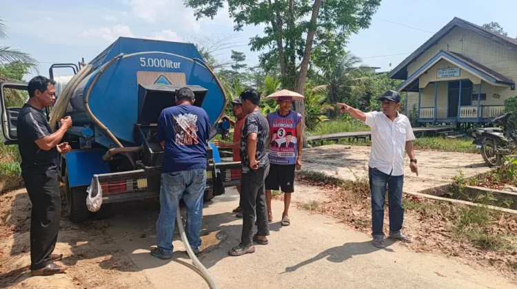 BPBD Samarinda Distribusikan Air Bersih untuk Konsumsi Warga