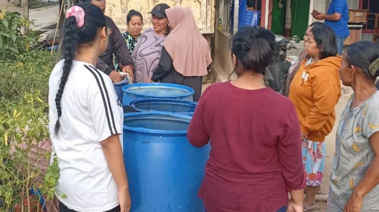 BPBD Samarinda Distribusikan Air Bersih untuk Konsumsi Warga