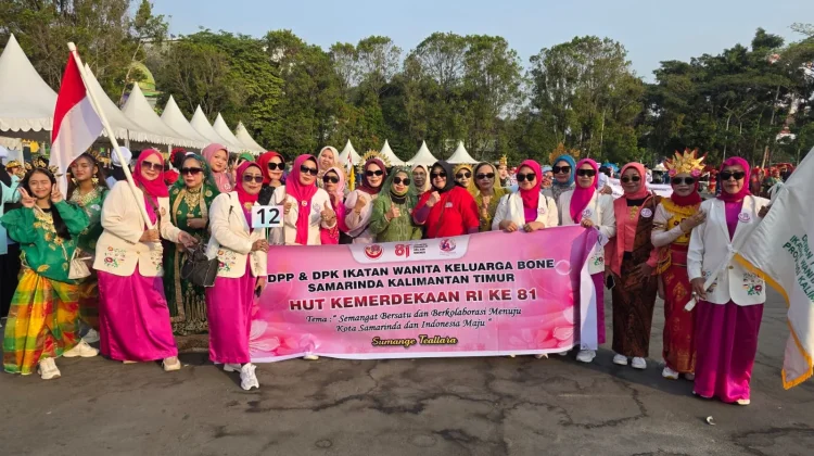 IWK Bone Bawa Warna Bugis dan Gema Kemerdekaan di Parade Perempuan Samarinda