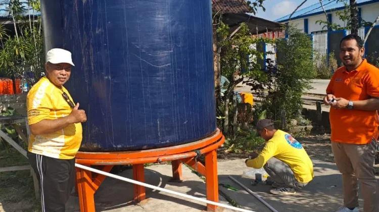 Kemarau Panjang, 16 Mobil Tangki Salurkan Air