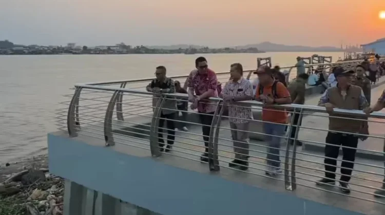 Teras Samarinda Dibuka, Warga Diajak Jaga Kebersihan