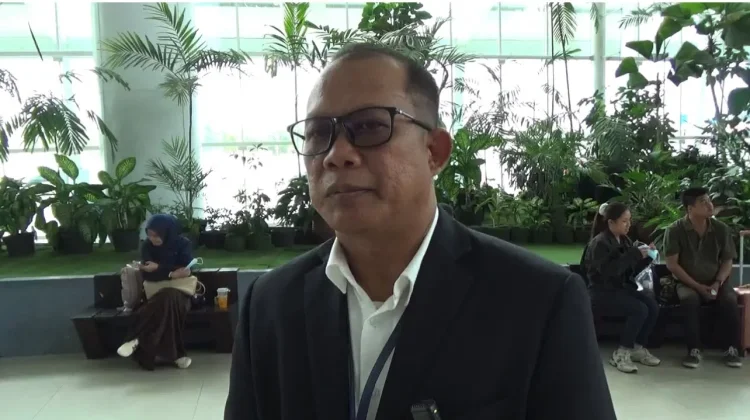 Bandara SAMS bagi masker gratis cegah dampak abu vulkanis dan karhutla