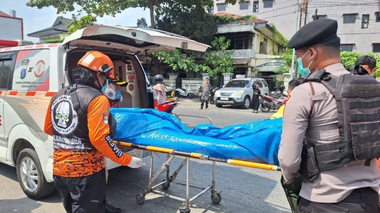 Pria 58 Tahun Ditemukan Tak Bernyawa di Warung Samping Puskesmas Remaja