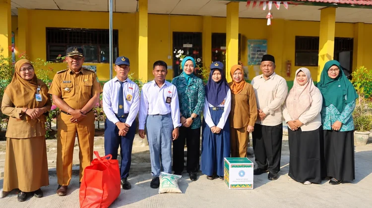 Gratispol Salurkan Bantuan Belajar bagi Siswa SLB Tenggarong