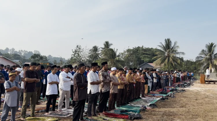 Kekeringan Berlanjut, Ribuan Pelajar dan Warga Palaran Gelar Salat Istisqa