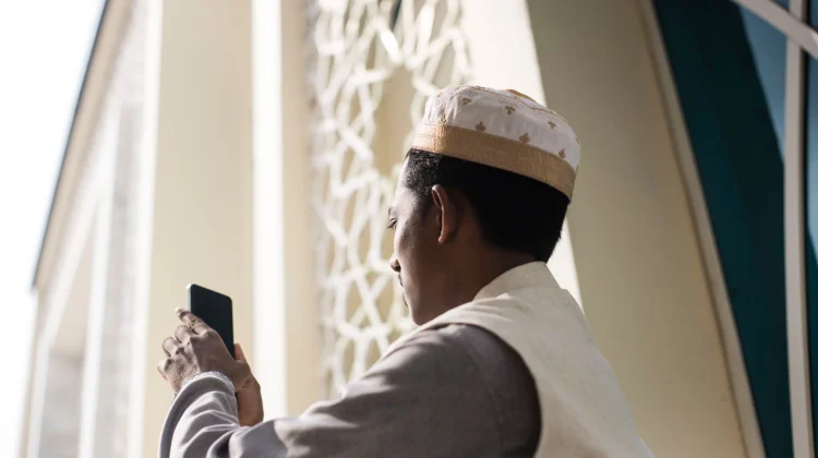 Tantangan Amar Makruf Nahi Mungkar di Era Digital