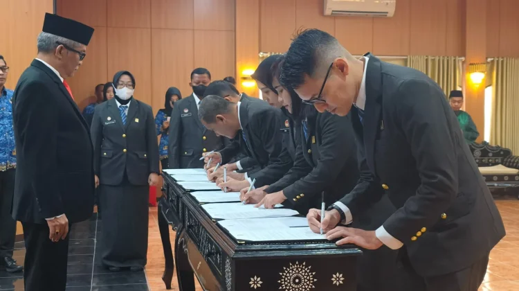 Kakanwil Kemenkum Kaltim Lantik Pejabat Hukum