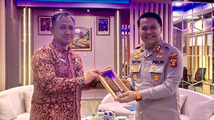 Sambangi Kapolres Paser, Kepala Rutan Tanah Grogot Perkuat Sinergi Antar Instansi