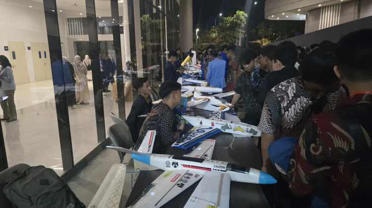 Talenta Teknologi Indonesia Ditantang Berani Bersaing di Kontes Robot Nasional