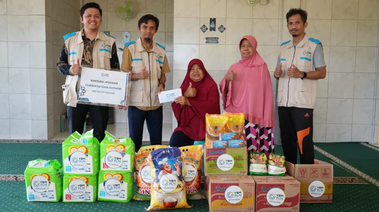 ZIS PLN Disalurkan, Lansia dan Anak Panti Terbantu