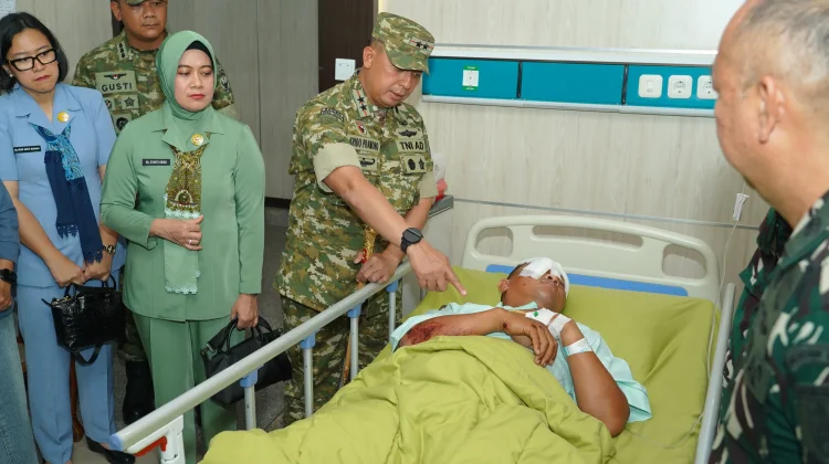 Senyum Hangat Anak-Anak Panti Asuhan Al Mu’min Sambut Kedatangan TNI