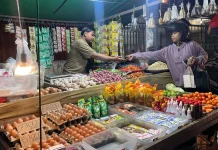 Berkah Ramadan, Belanja Malam di Pasar Segiri Kian Ramai