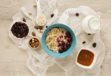 Menu Sahur Sehat Oatmeal dan Smoothie Kurma