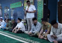 Safari Ramadan di Tabang, Bupati Kukar Salurkan Bantuan