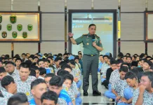 Pangdam VI/Mulawarman Kobarkan Semangat Juang Ribuan Siswa Balikpapan