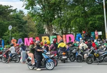 Aksi Sosial Berbagi Takjil Warnai Ramadan di Samarinda