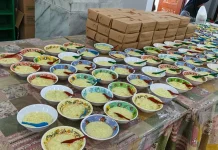 Pengurus Masjid Darussalam Siapkan Takjil Setiap Hari