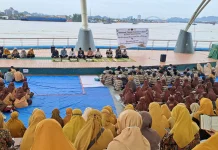 Momen Ramadan, Ratusan Umat Islam Ngaji Bersama di Teras Samarinda